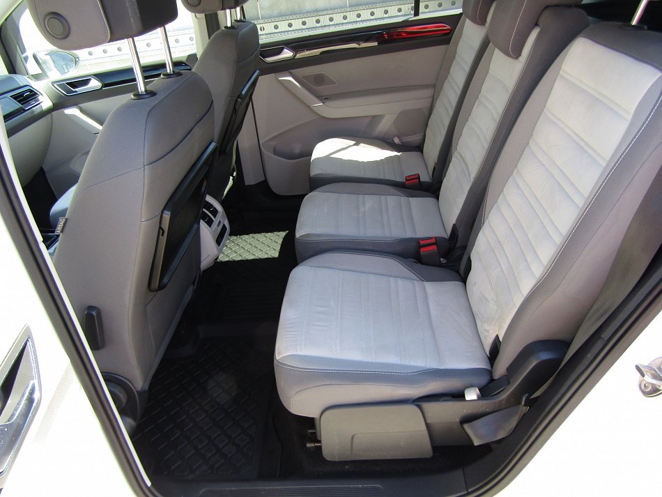 Volkswagen Touran 2.0 TDi 