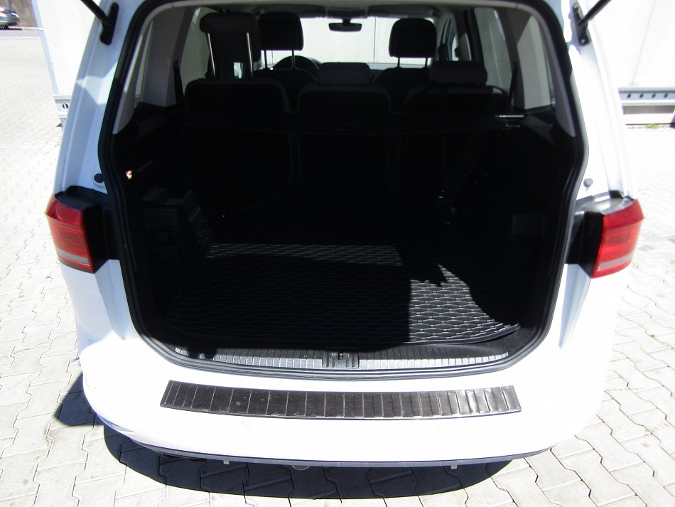 Volkswagen Touran 2.0 TDi 