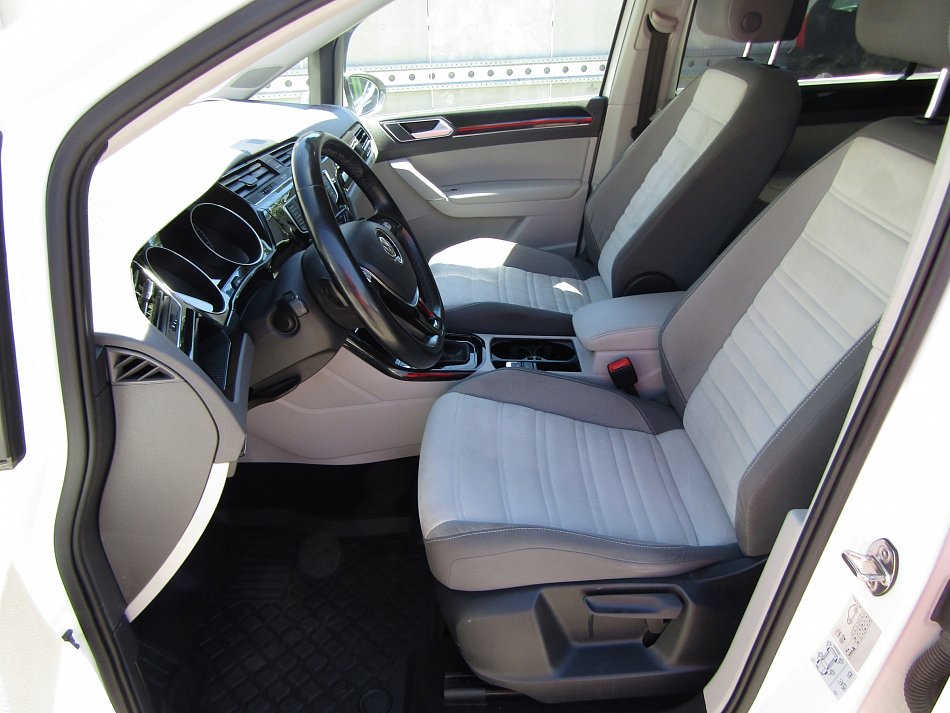Volkswagen Touran 2.0 TDi 
