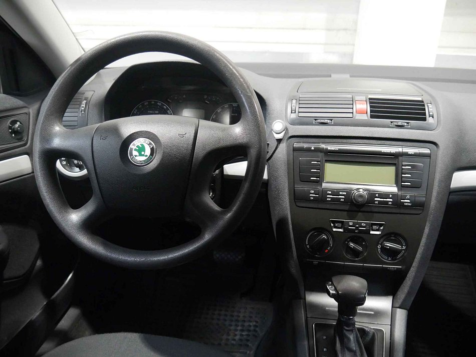 Škoda Octavia II 1.6i Ambiente