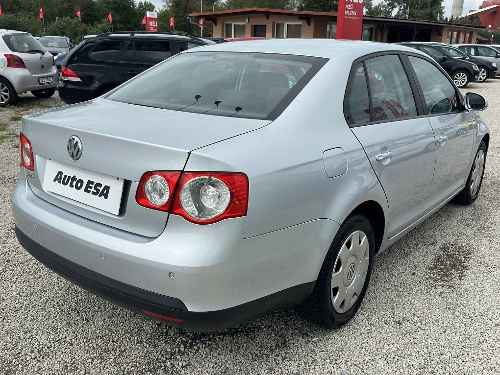 Volkswagen Jetta 1.6i 