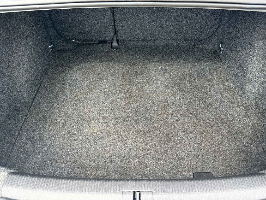 Volkswagen Jetta 1.6i 