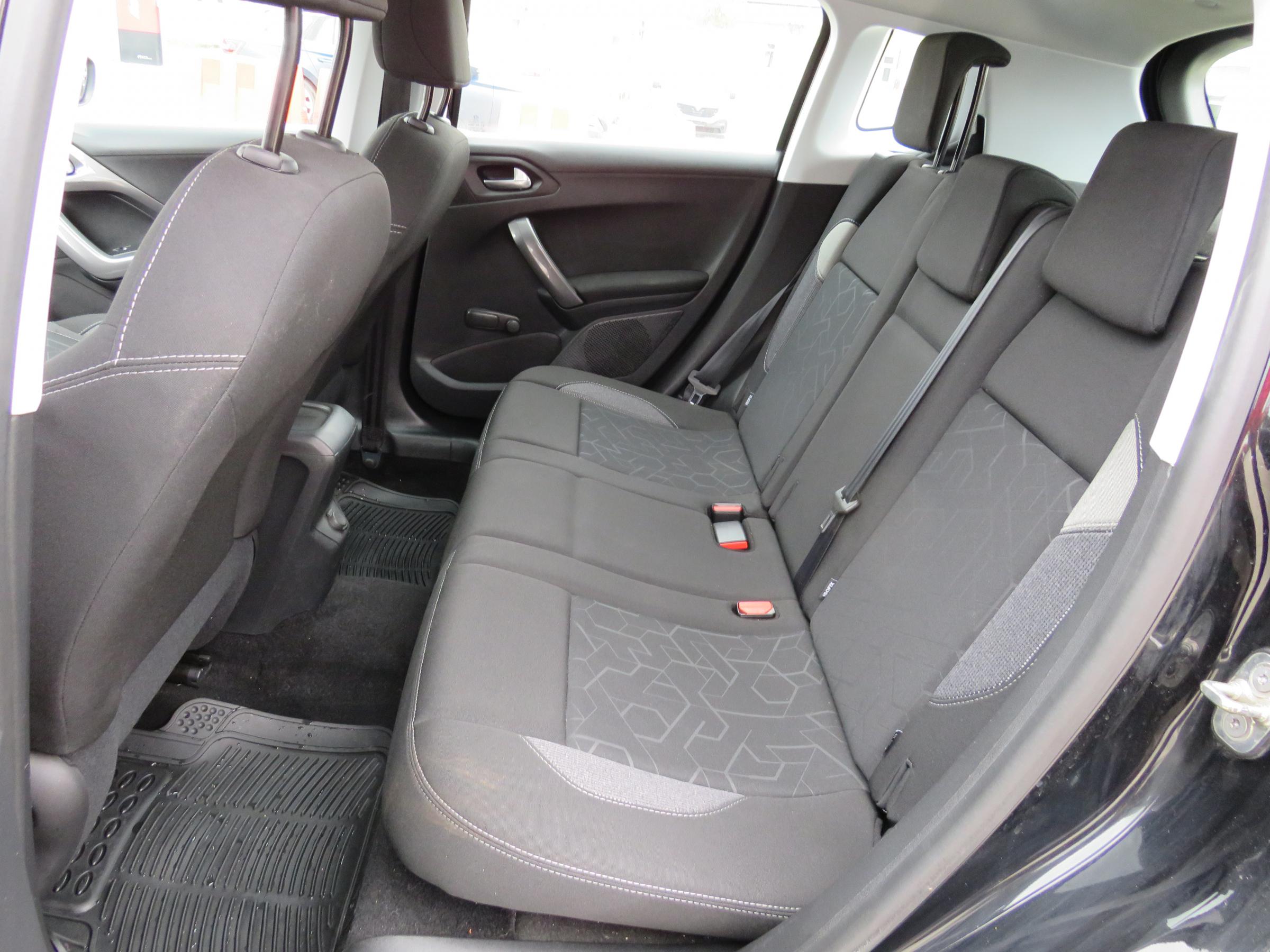 Peugeot 2008, 2017 - pohled č. 10