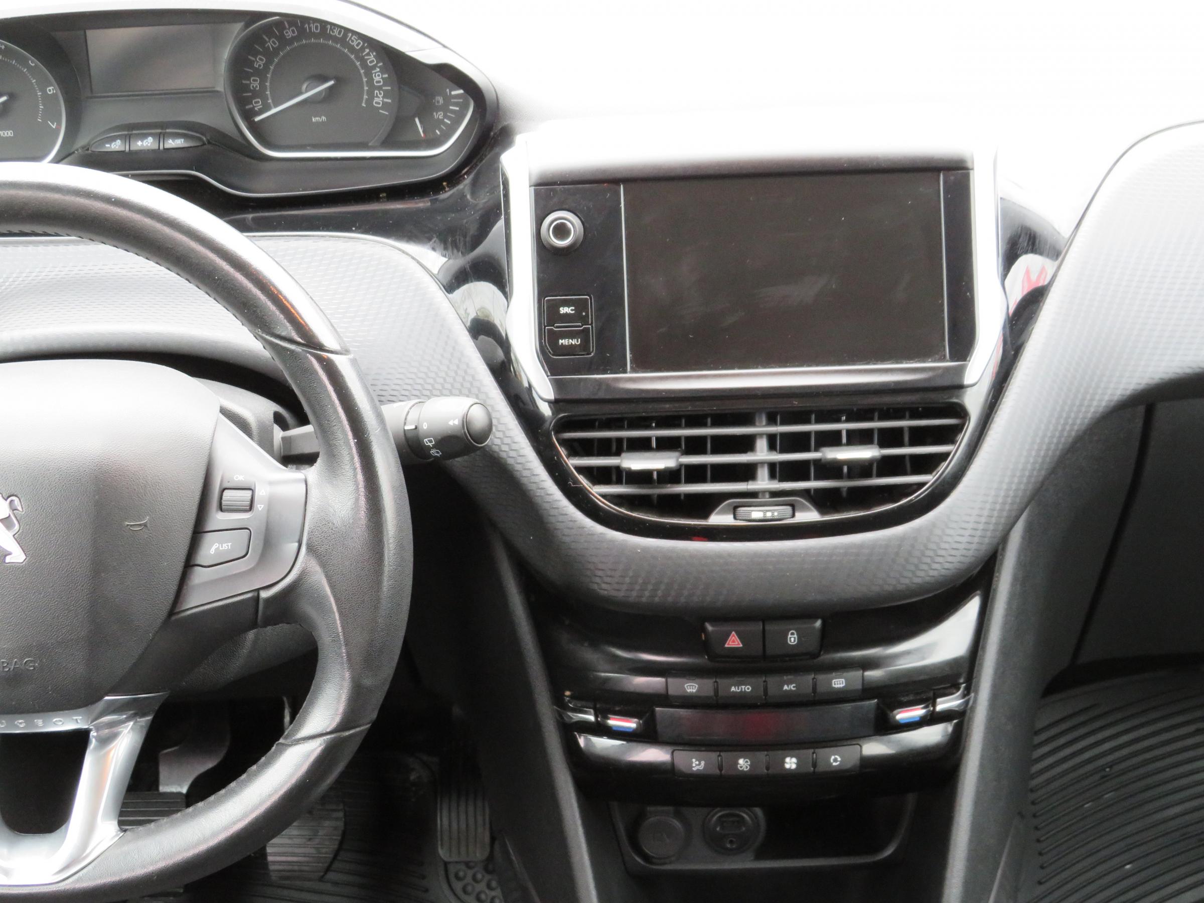 Peugeot 2008, 2017 - pohled č. 11