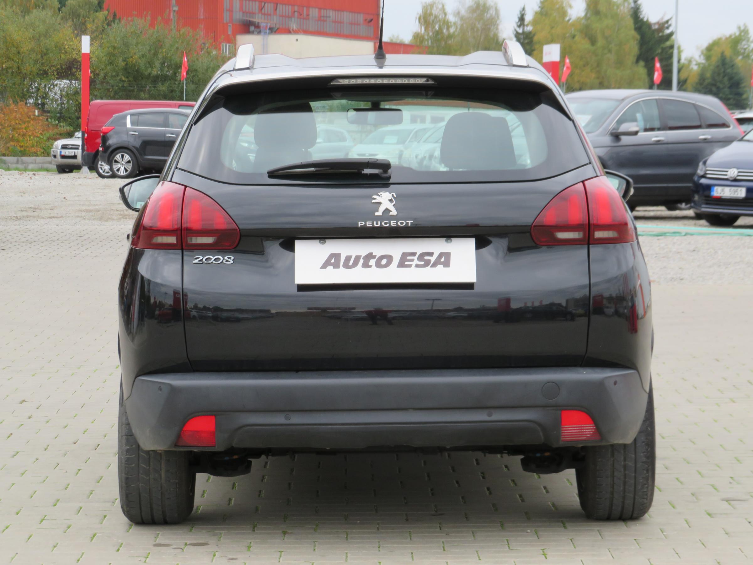 Peugeot 2008, 2017 - pohled č. 5