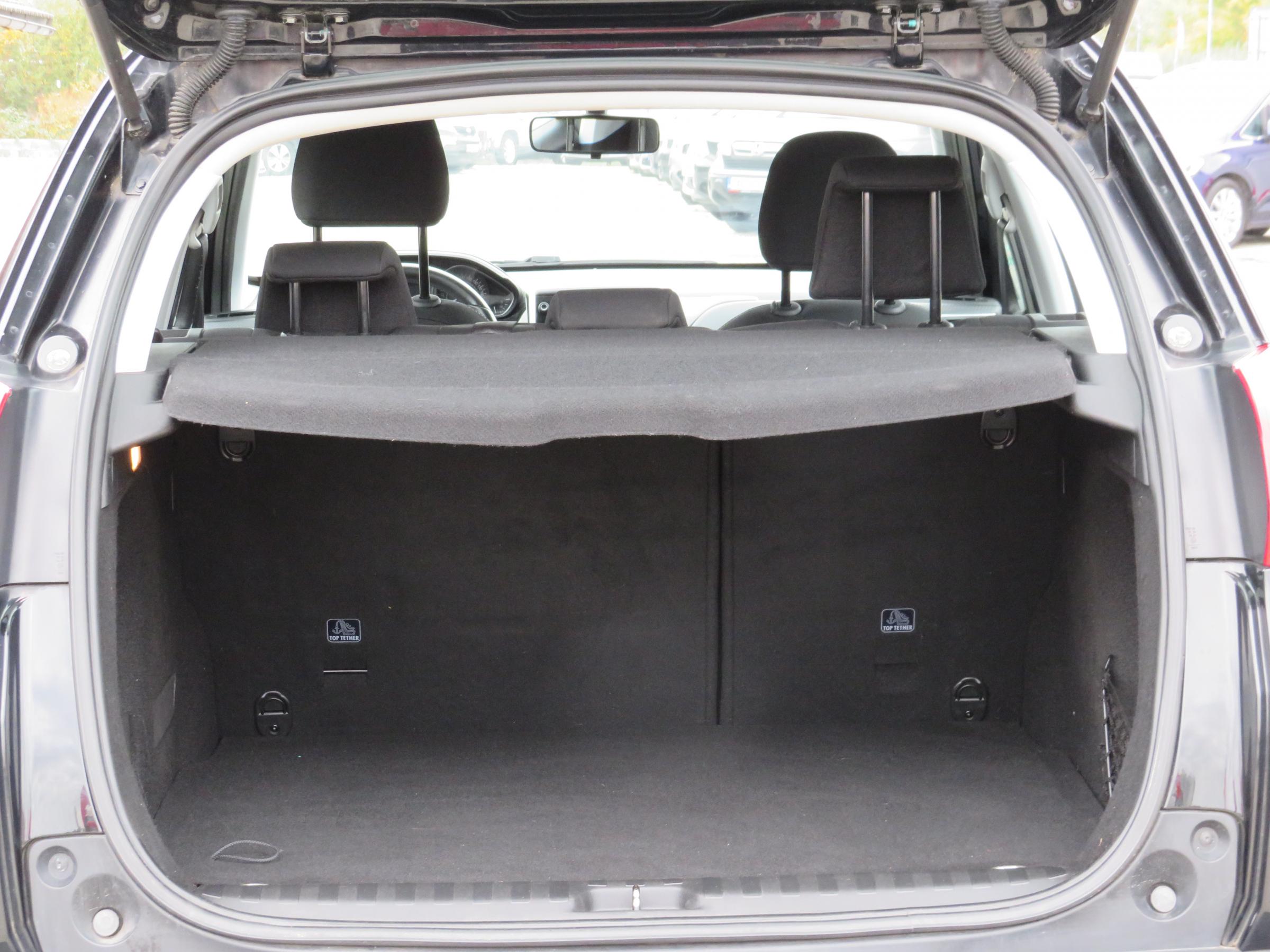 Peugeot 2008, 2017 - pohled č. 7