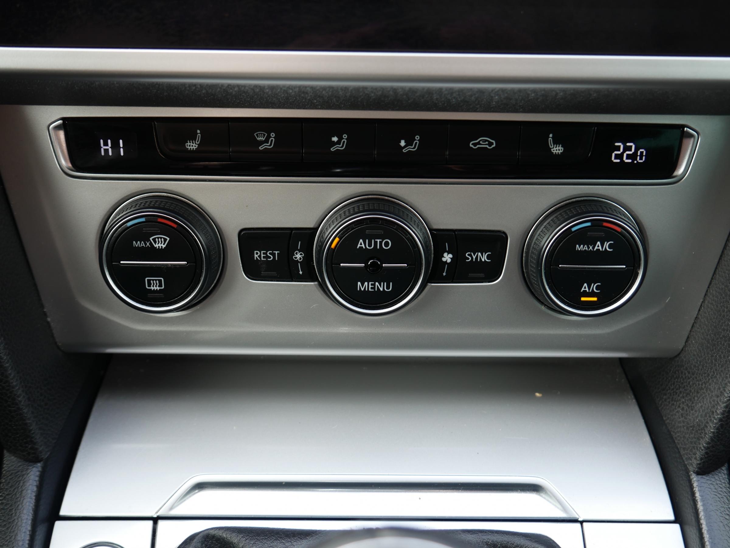 Volkswagen Passat, 2017 - pohled č. 15