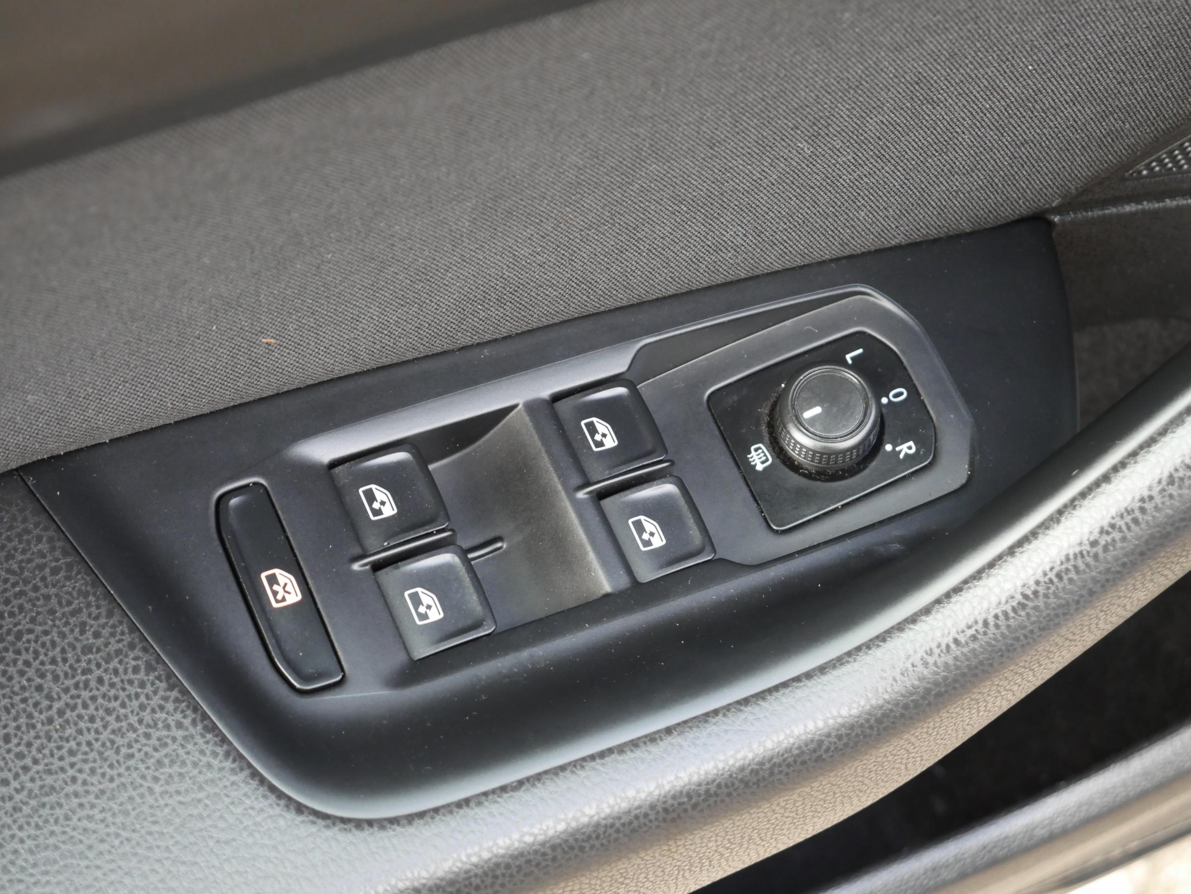 Volkswagen Passat, 2017 - pohled č. 18