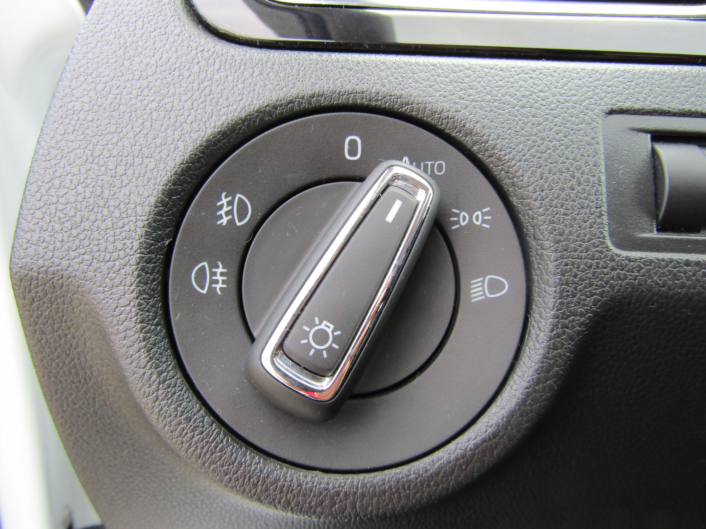 Škoda Rapid, 2019 - pohled č. 12