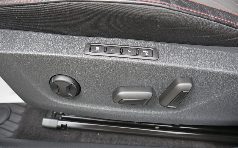 Škoda Octavia IV 2.0TSi RS Challange