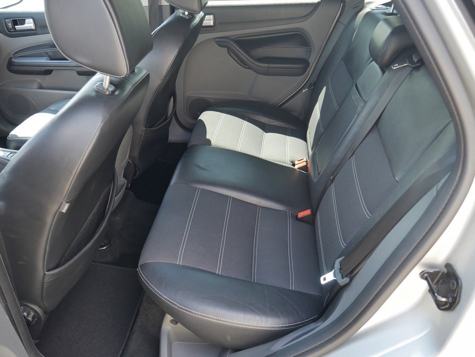 Ford Focus 2.0i 