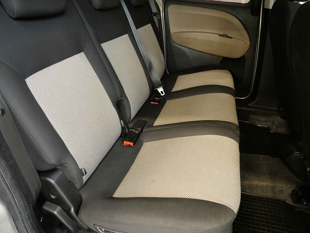 Opel Combo 1.6CDTi  7míst