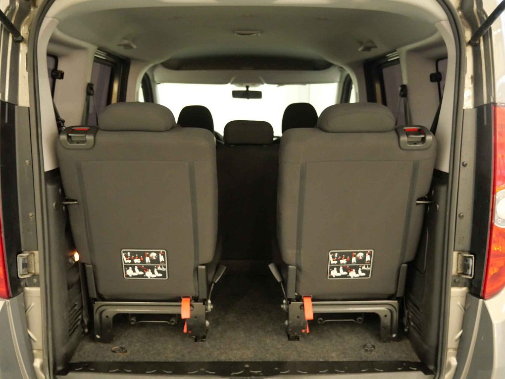 Opel Combo 1.6CDTi  7míst