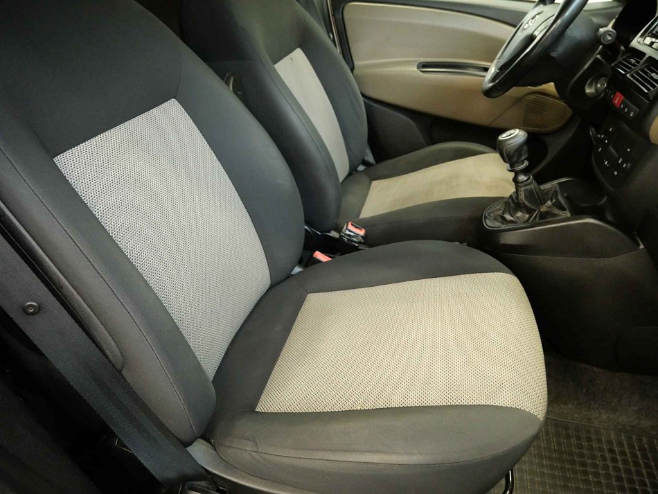Opel Combo 1.6CDTi  7míst