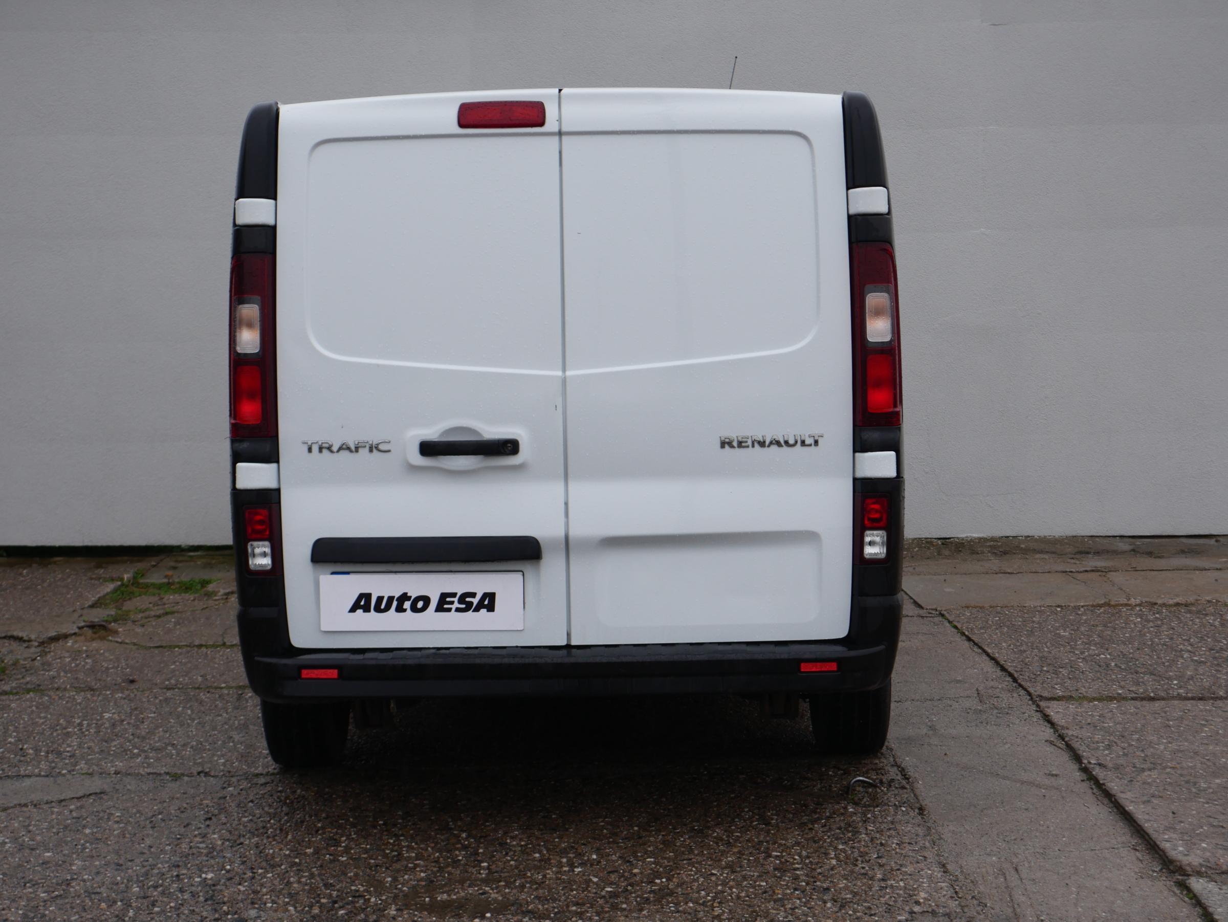 Renault Trafic, 2015 - pohled č. 5