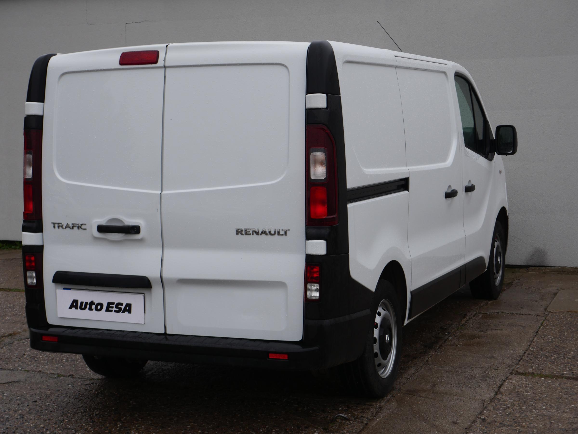 Renault Trafic, 2015 - pohled č. 6