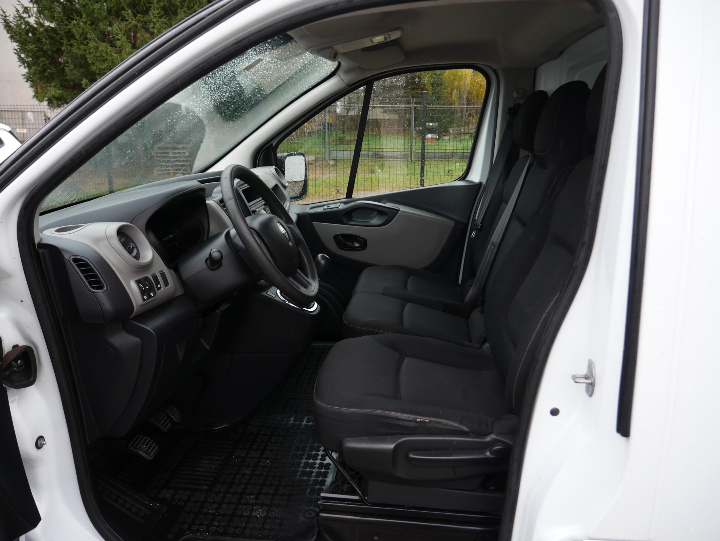 Renault Trafic, 2015 - pohled č. 9