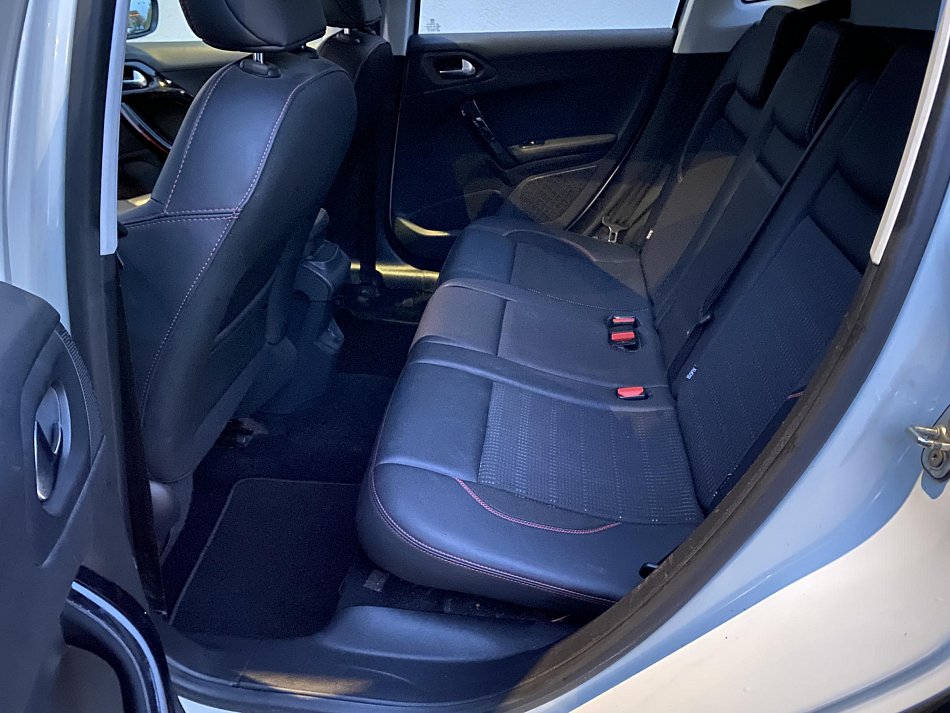 Peugeot 2008 1.2 PT GT Line