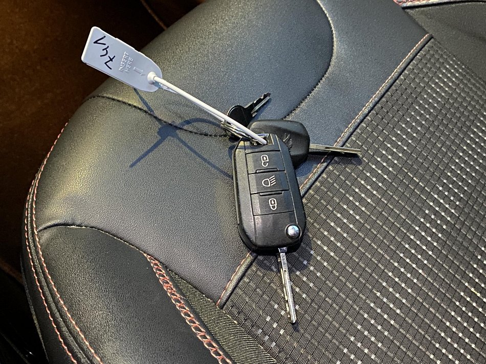 Peugeot 2008 1.2 PT GT Line