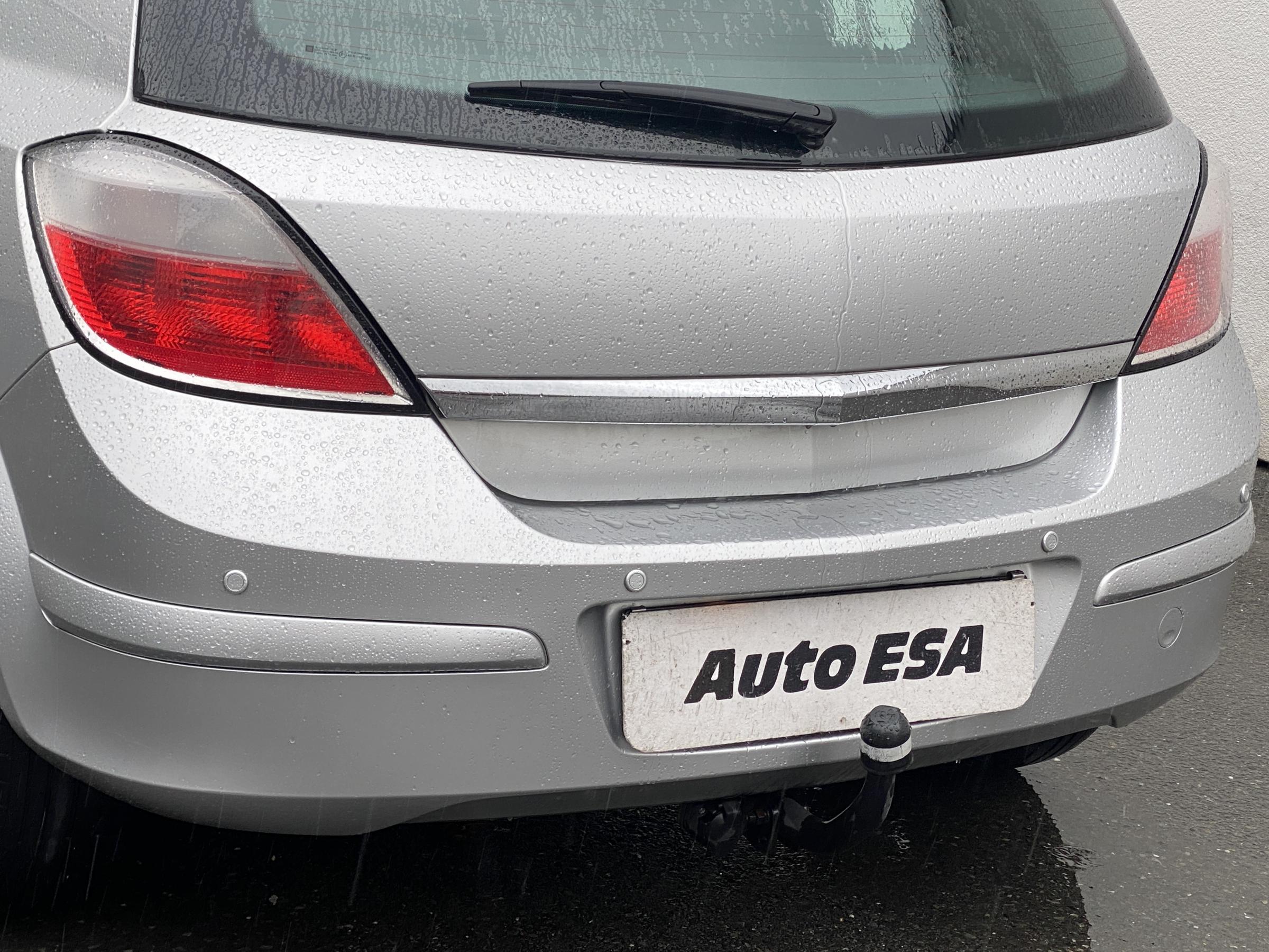 Opel Astra, 2004 - pohled č. 16