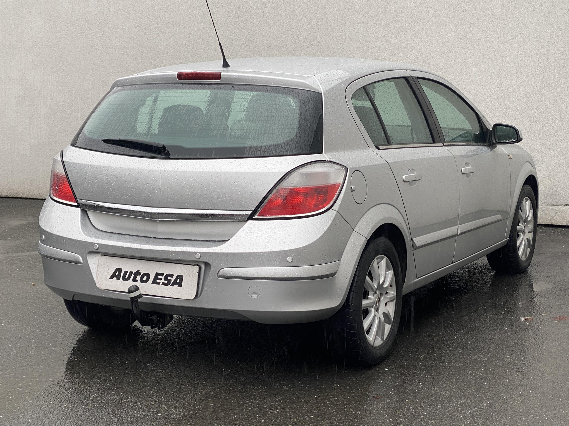 Opel Astra, 2004 - pohled č. 4