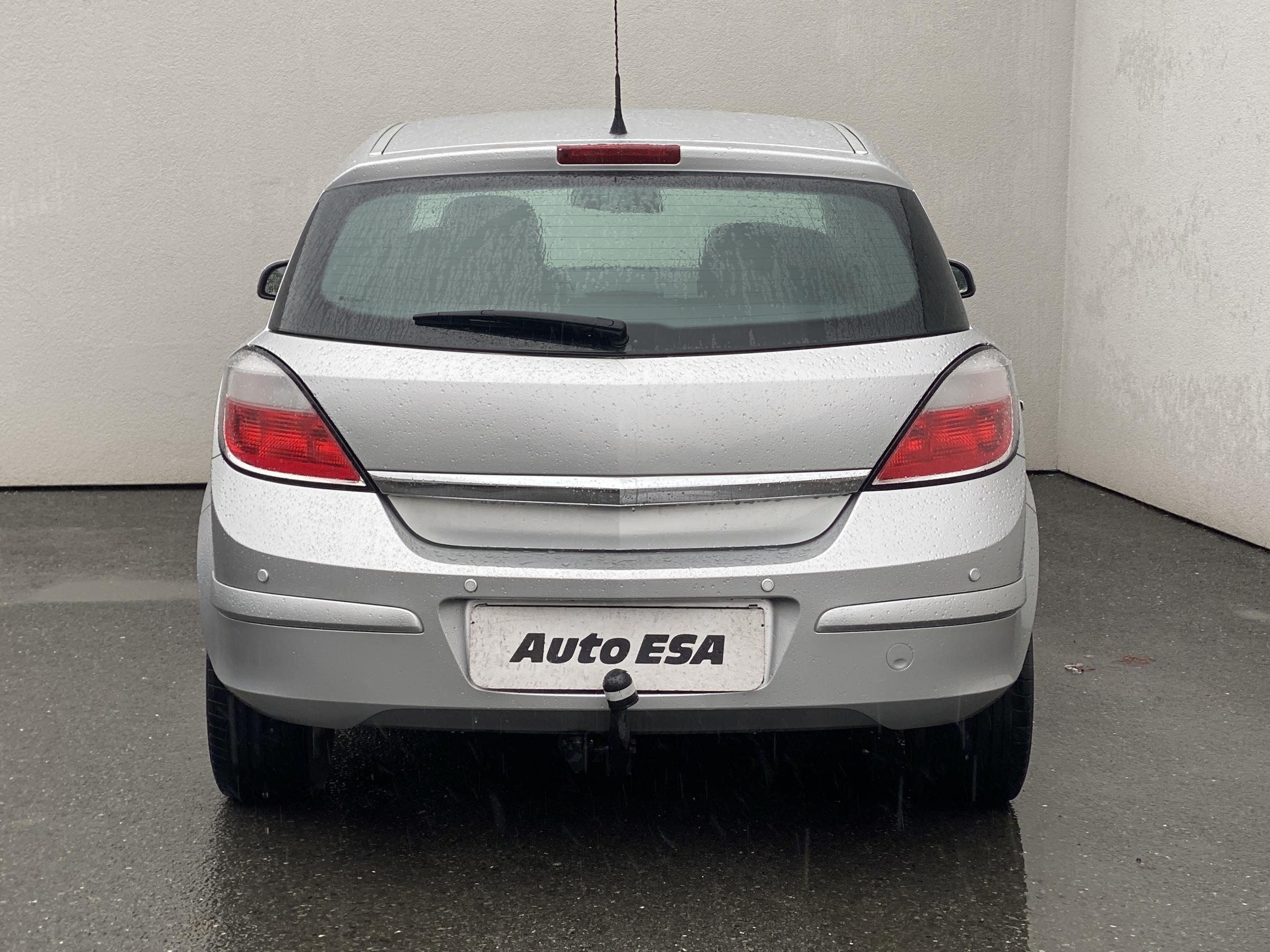Opel Astra, 2004 - pohled č. 5