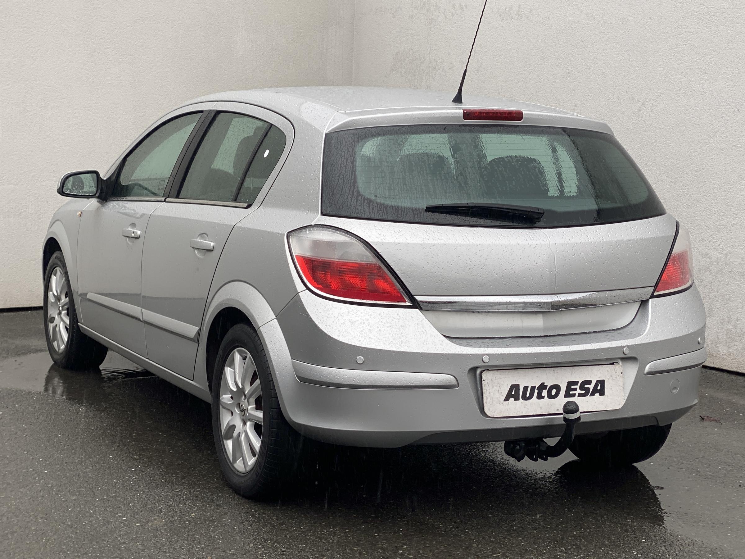 Opel Astra, 2004 - pohled č. 6