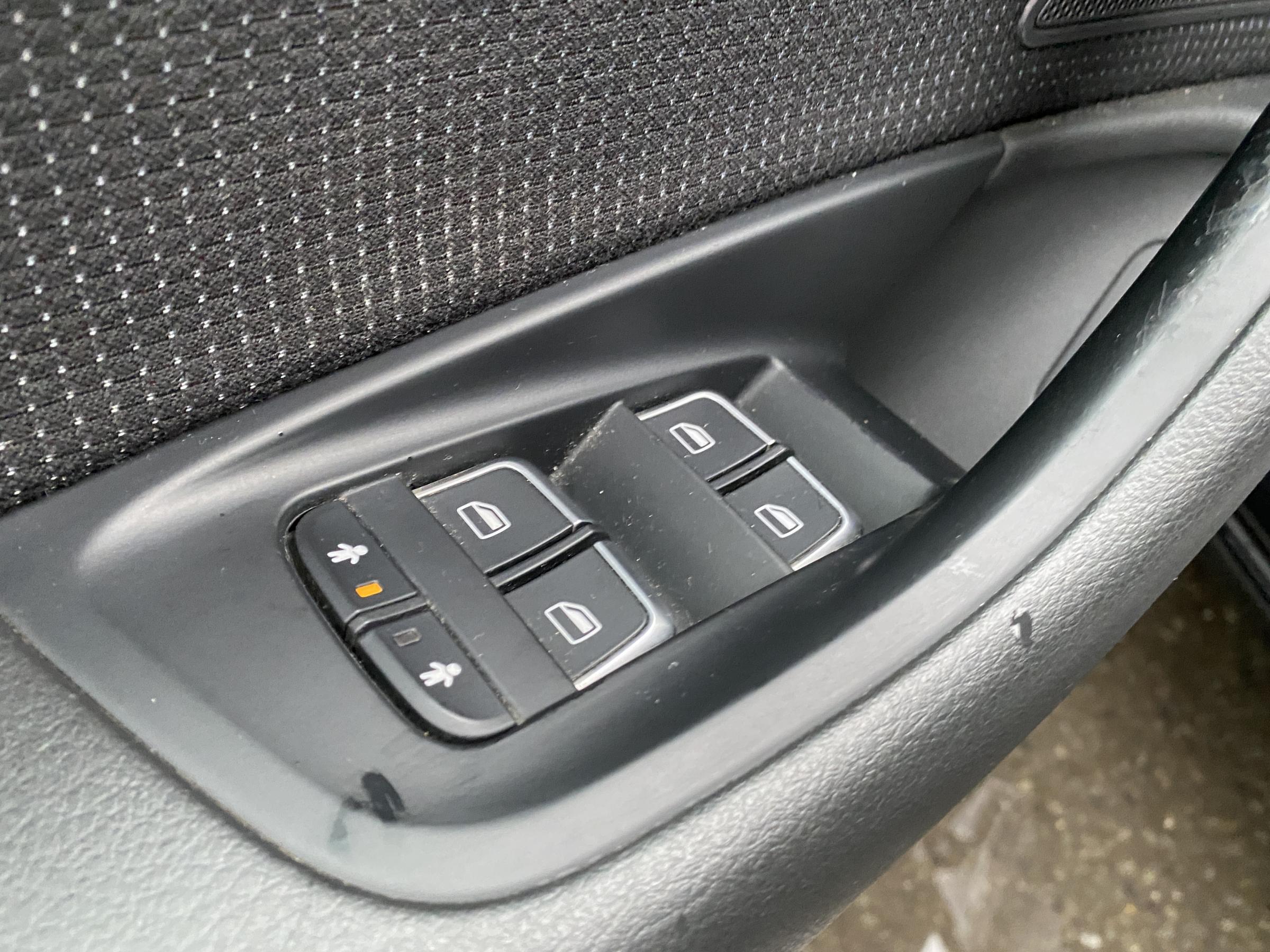 Audi A6, 2012 - pohled č. 13