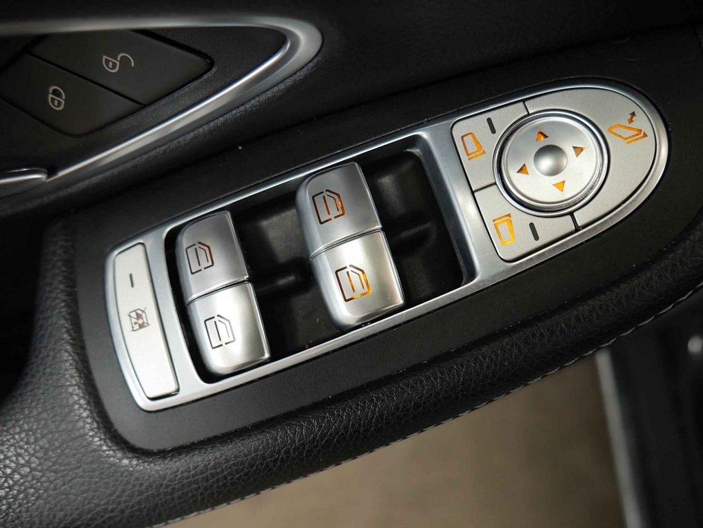 Mercedes-Benz Třída C 2.2CDi  C220