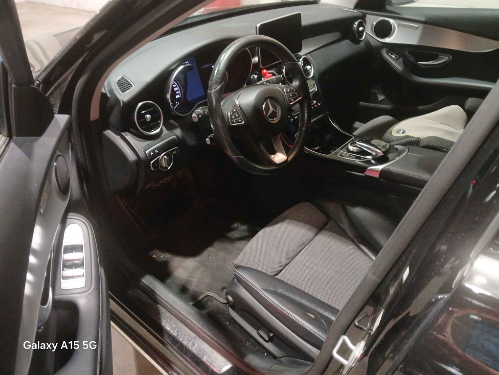Mercedes-Benz Třída C 2.2D  C220