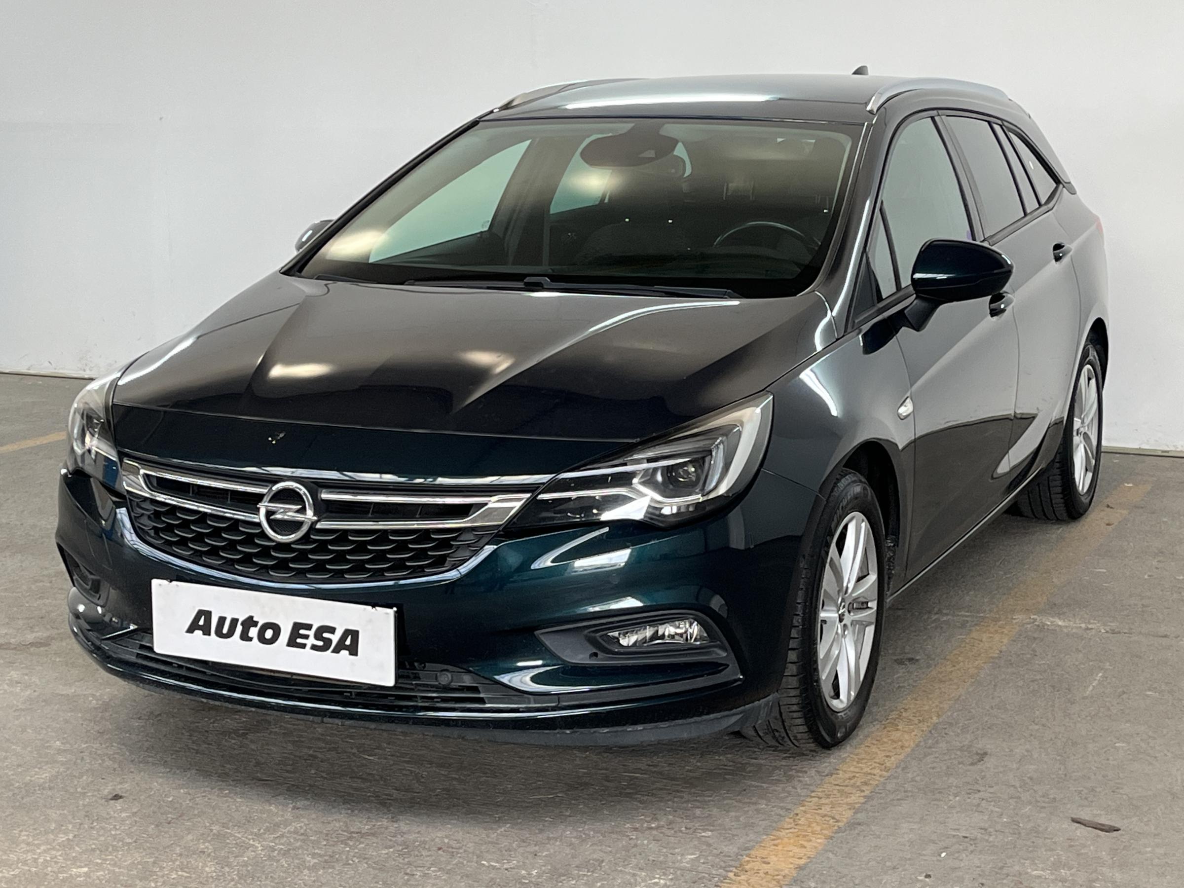 Opel Astra, 2017 - pohled č. 3