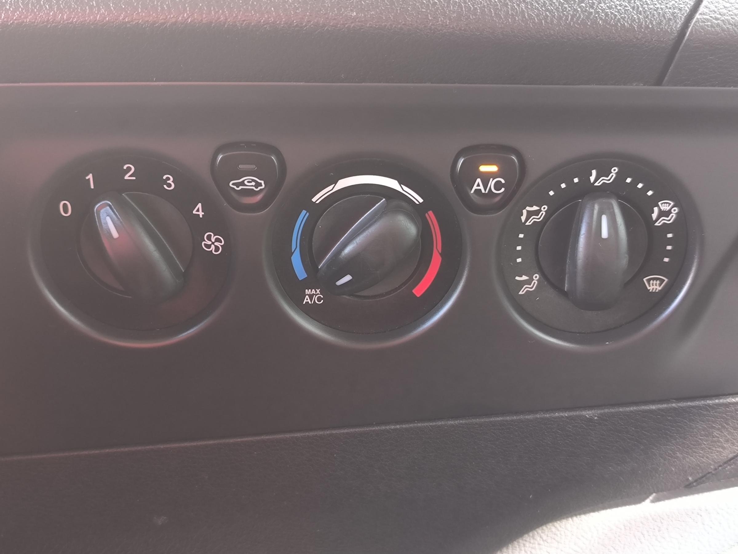 Ford Transit Custom, 2015 - pohled č. 16