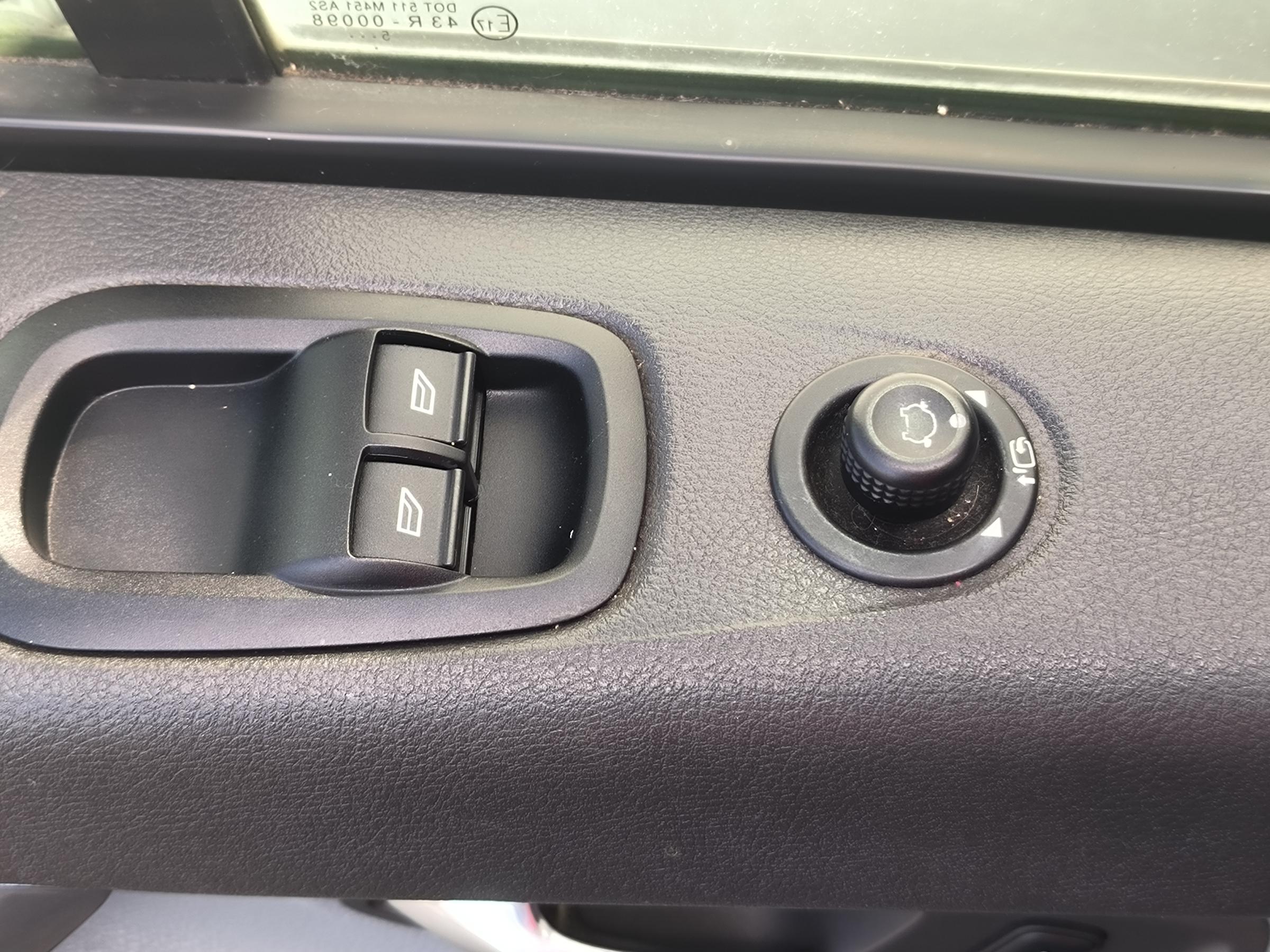 Ford Transit Custom, 2015 - pohled č. 20