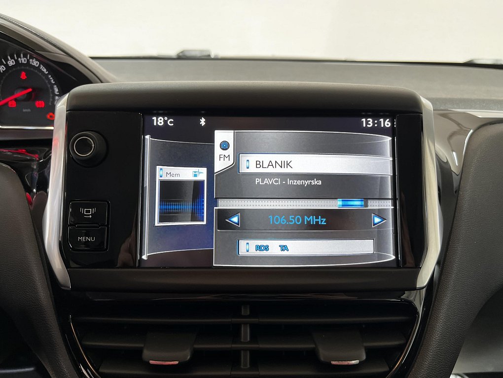 Peugeot 208 1.0i 