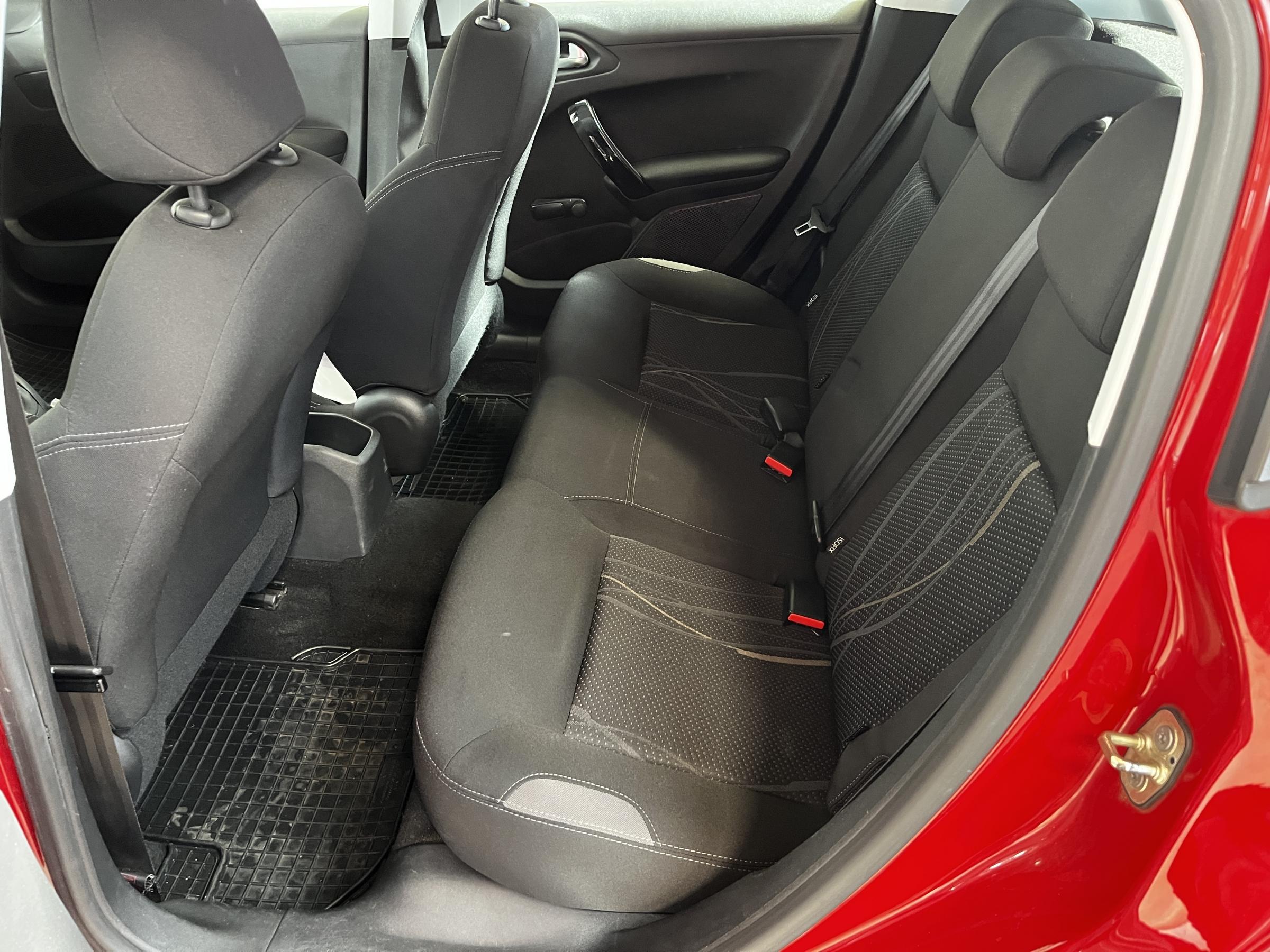 Peugeot 208, 2013 - pohled č. 10