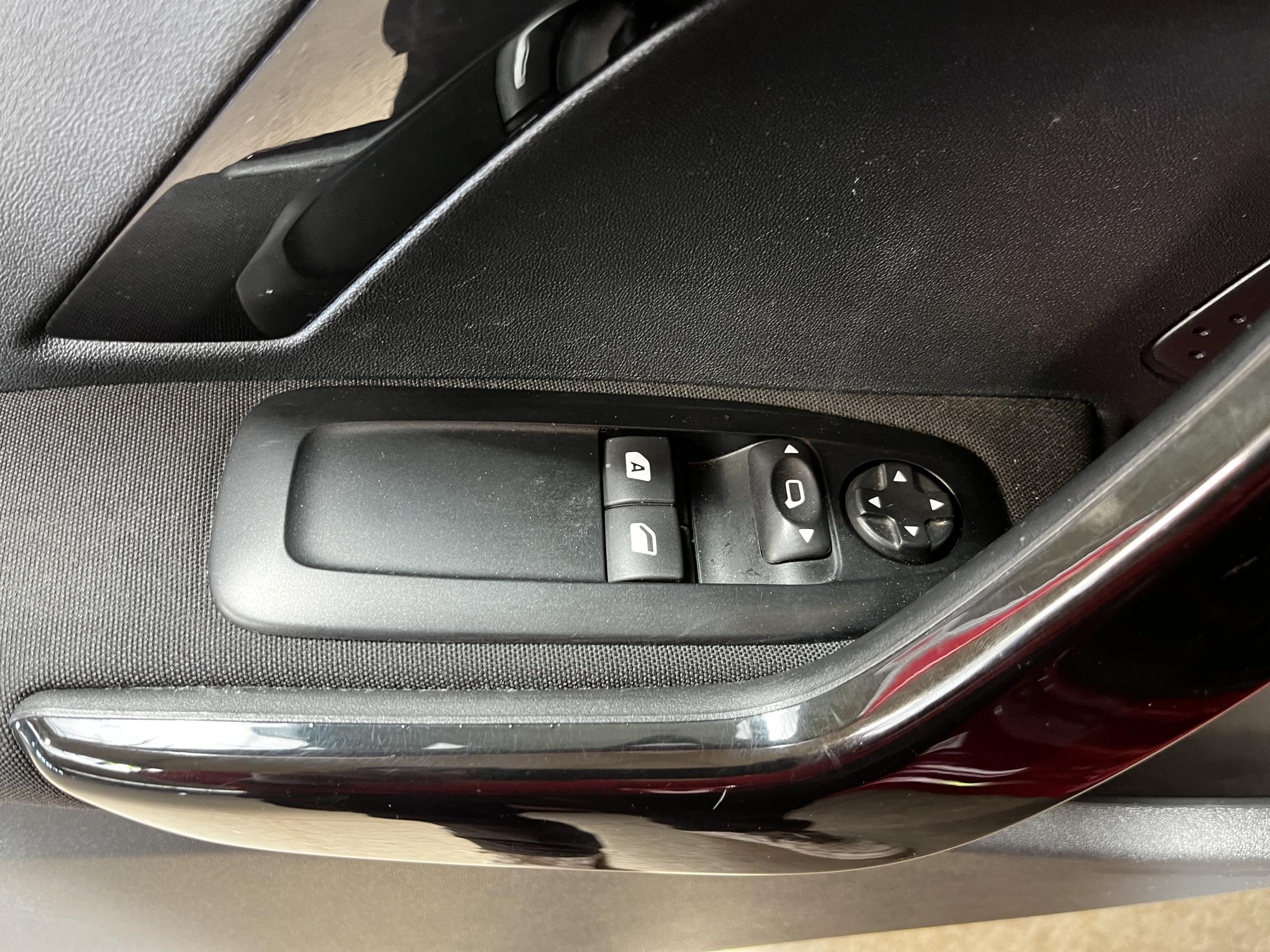 Peugeot 208, 2013 - pohled č. 12