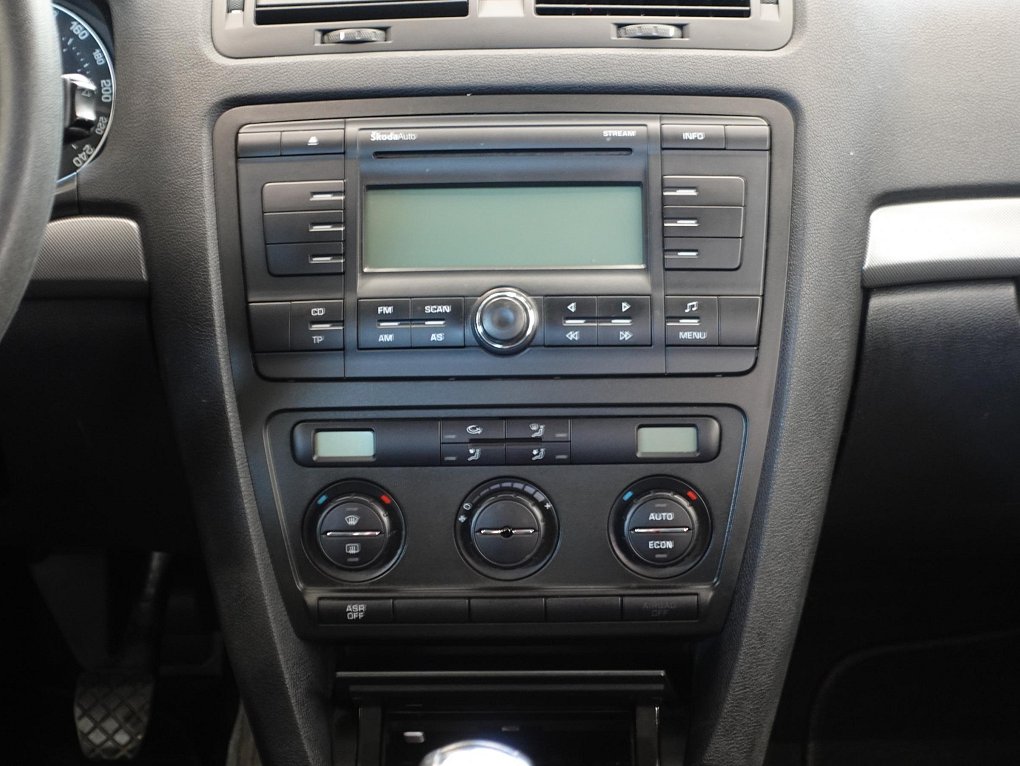Škoda Octavia II 1.6 FSI 