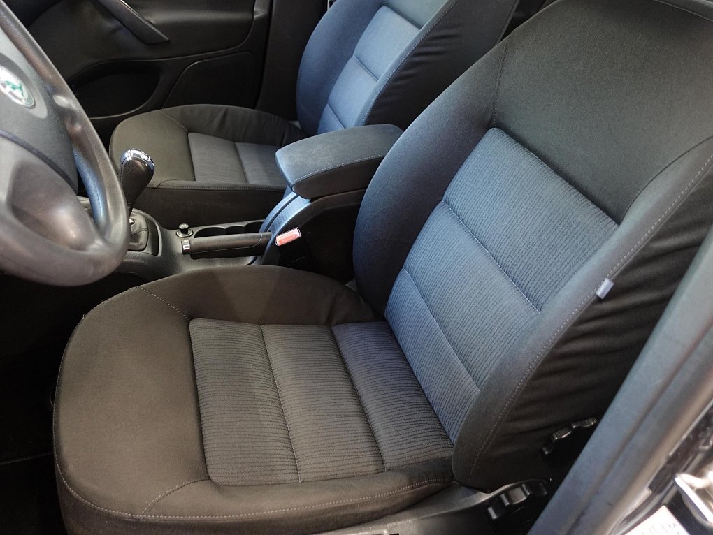 Škoda Octavia II 1.6 FSI 