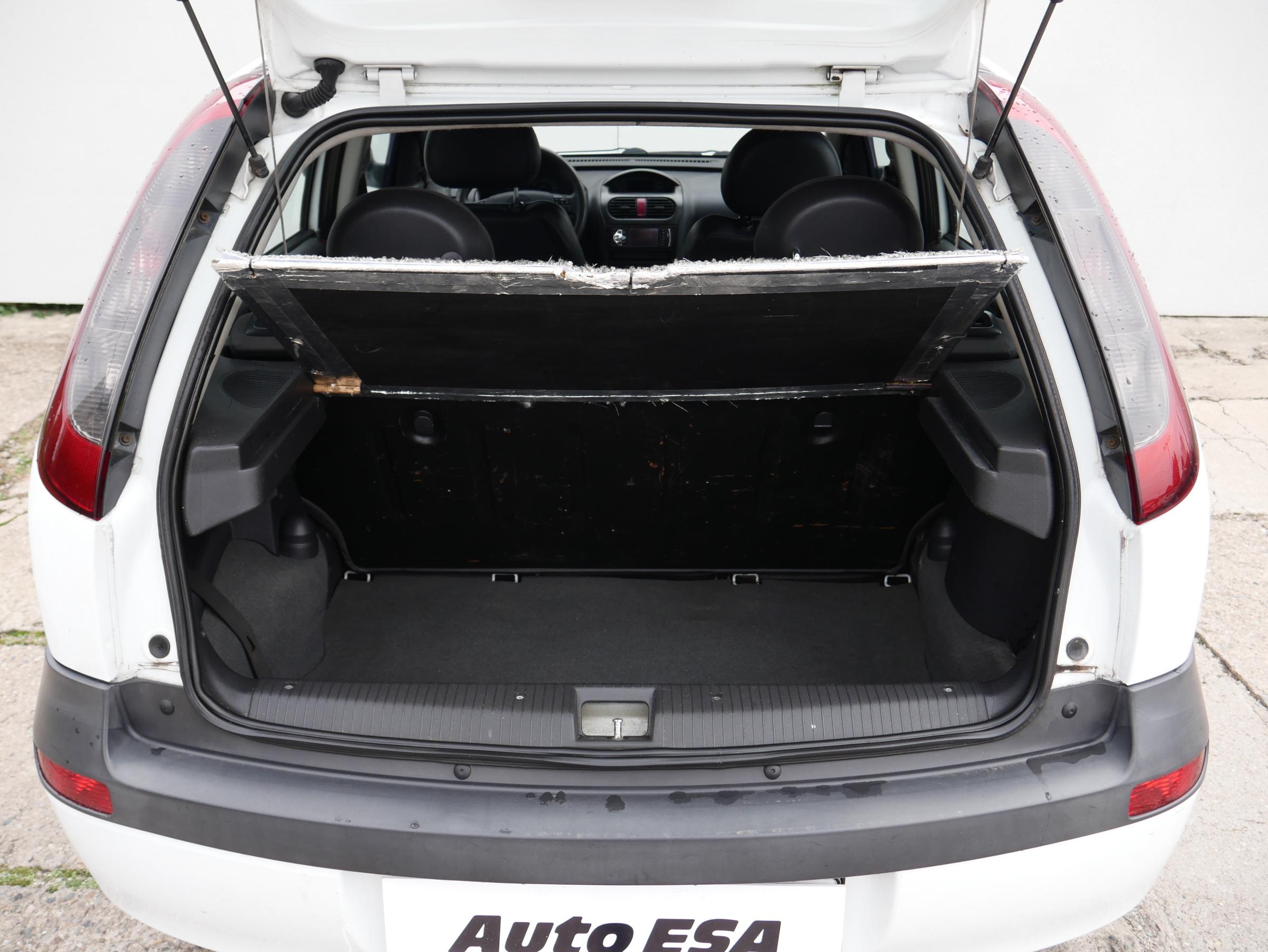 Opel Corsa, 2003 - pohled č. 7