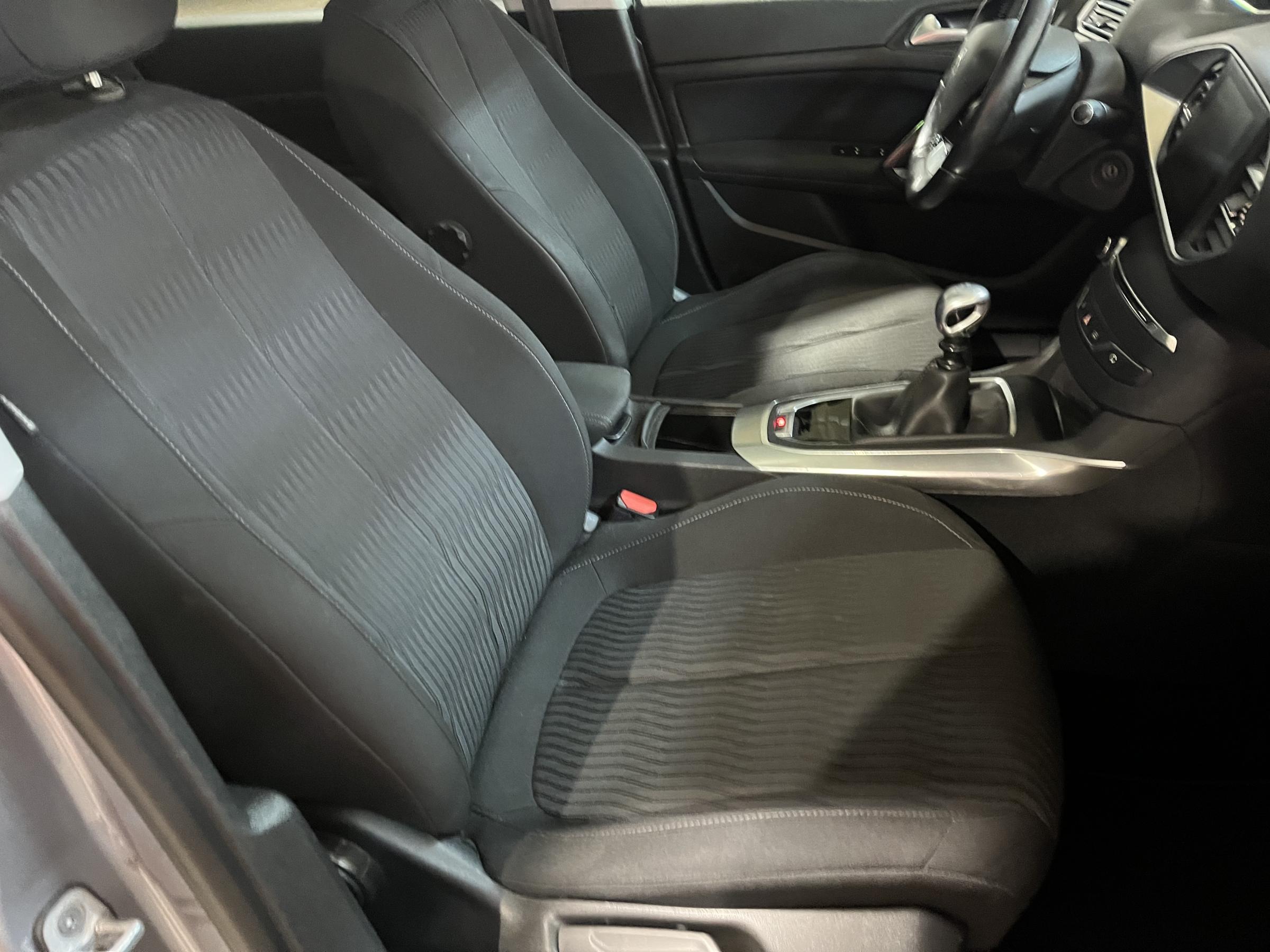 Peugeot 308, 2014 - pohled č. 10