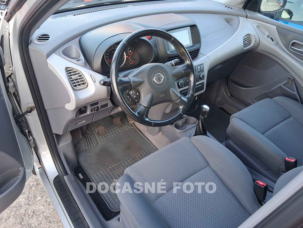 Nissan Almera Tino 2.2 dCi 