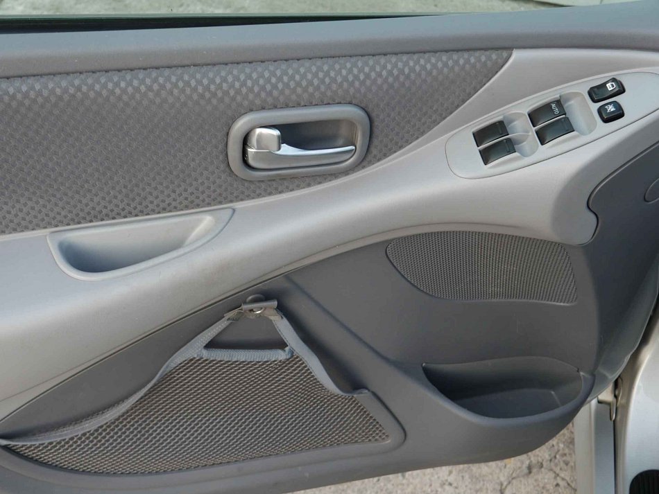 Nissan Almera Tino 2.2 dCi 