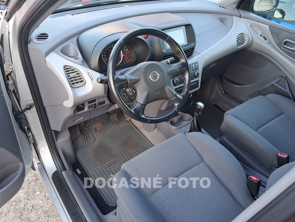 Nissan Almera Tino 2.2 dCi 