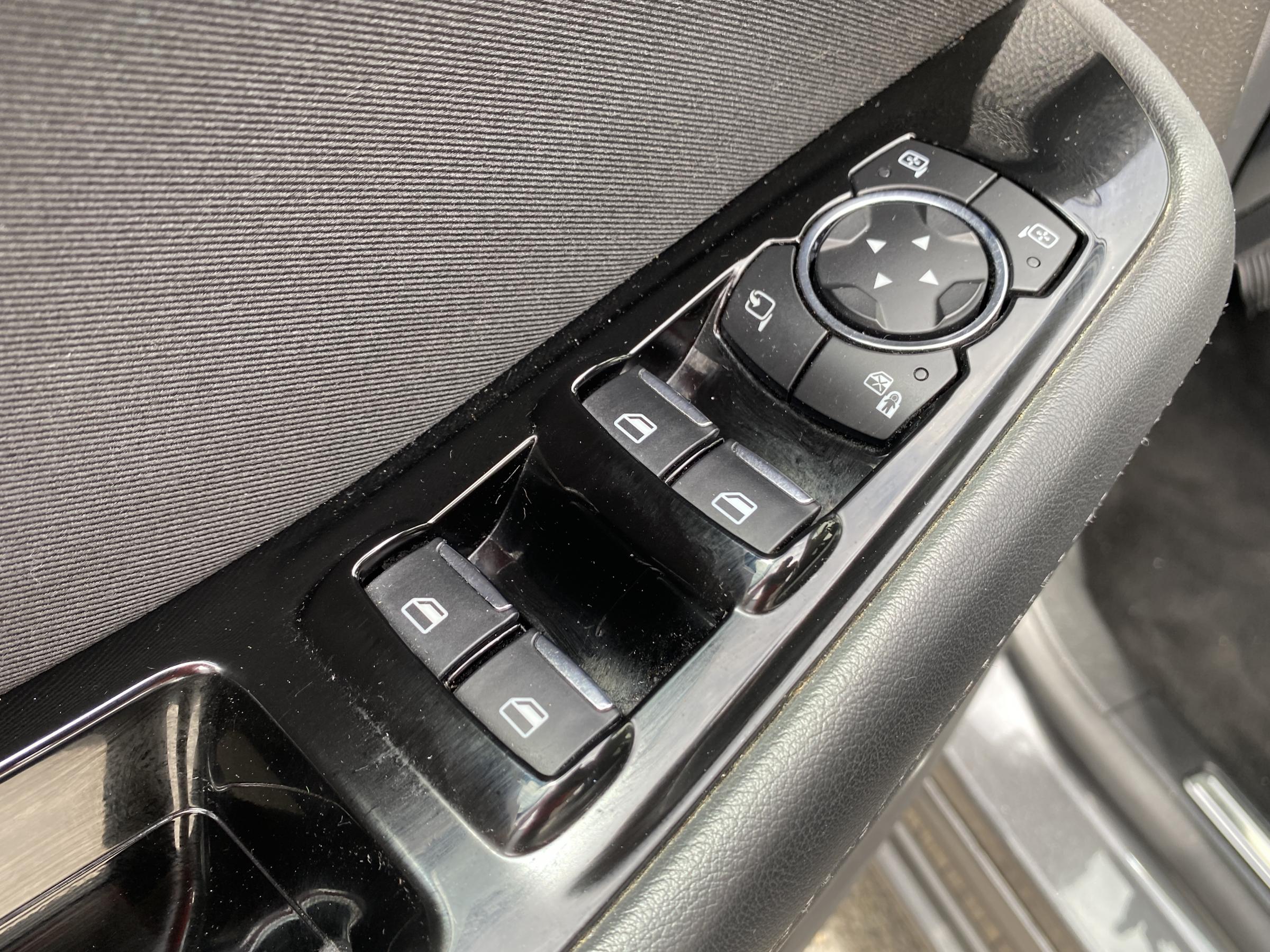 Ford S-MAX, 2021 - pohled č. 18