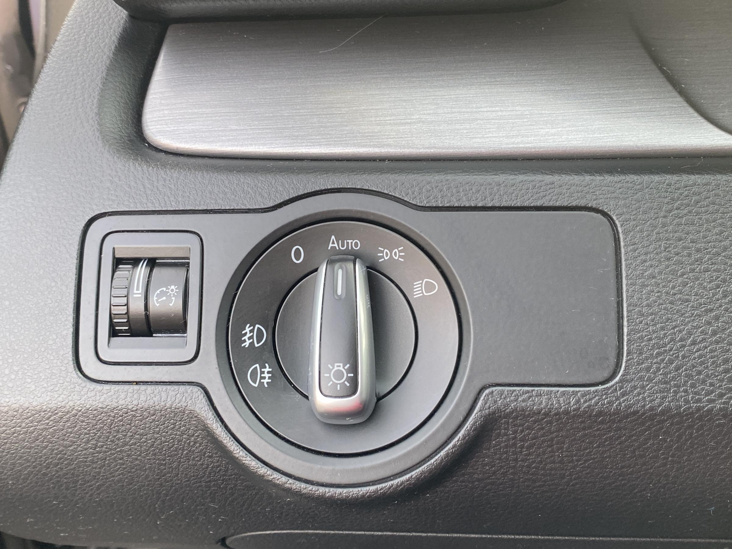 Volkswagen Passat, 2013 - pohled č. 20