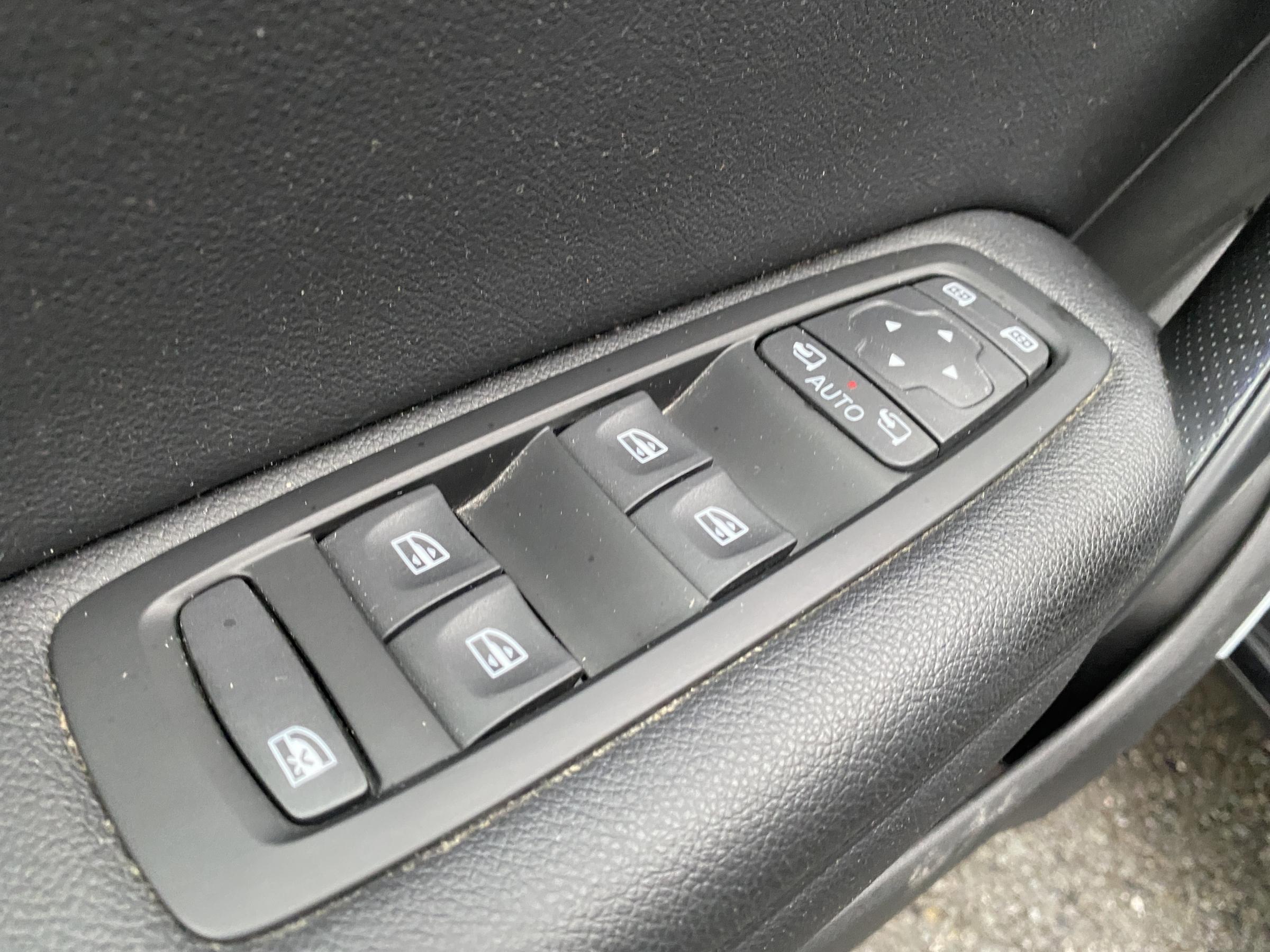 Renault Mégane, 2020 - pohled č. 13