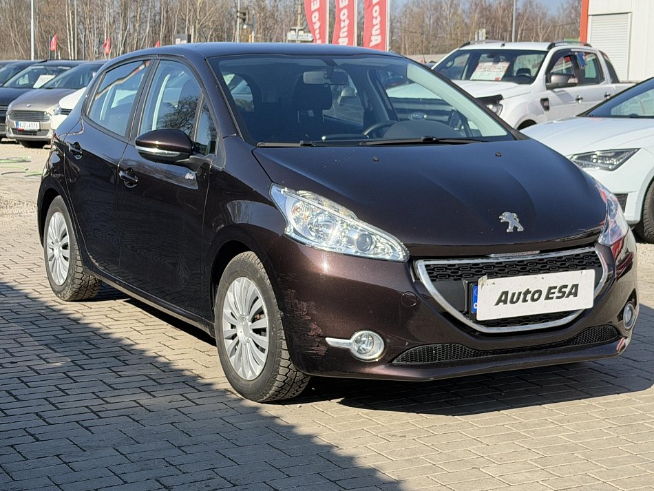 Peugeot 208 1.2i 