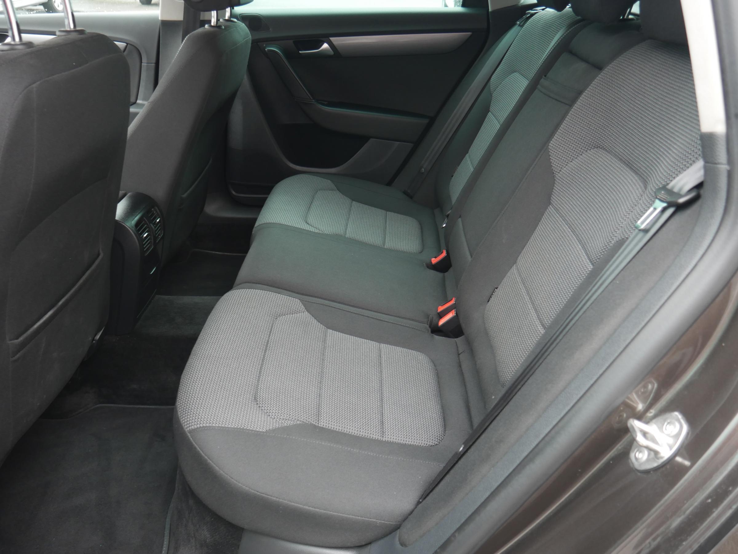 Volkswagen Passat, 2014 - pohled č. 10