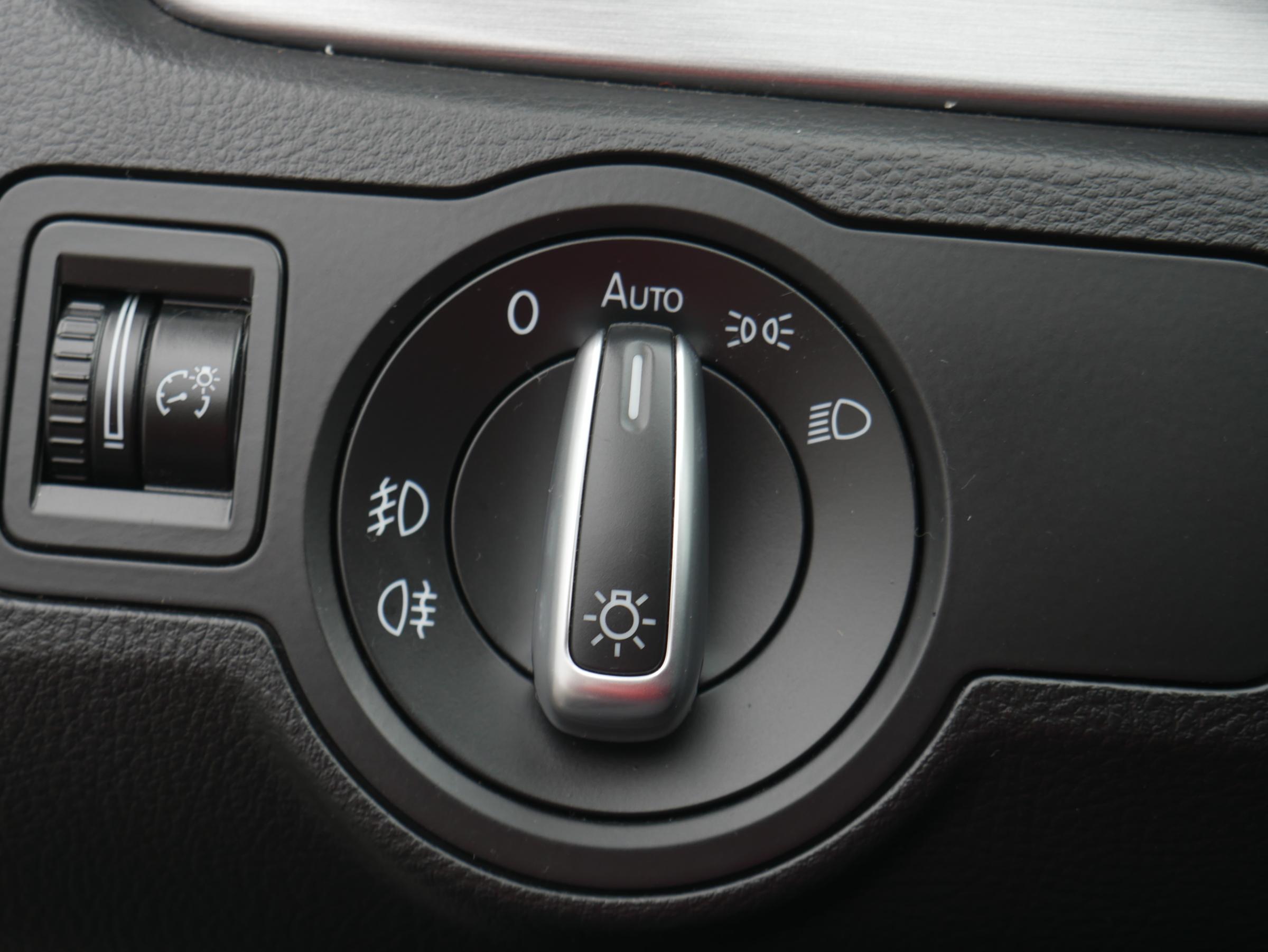 Volkswagen Passat, 2014 - pohled č. 18