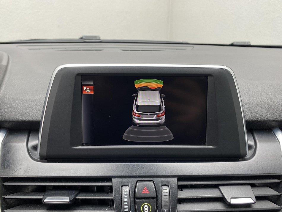 BMW Řada 2 2.0d  218d